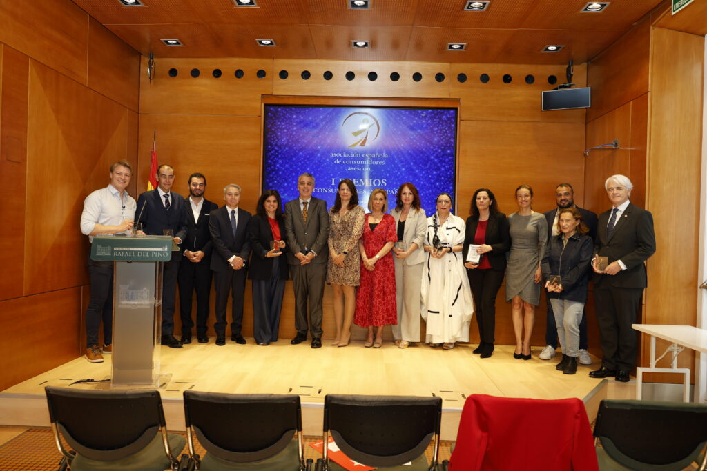 La Asociación Española de Consumidores entrega en Madrid los I Premios Consumidores de España