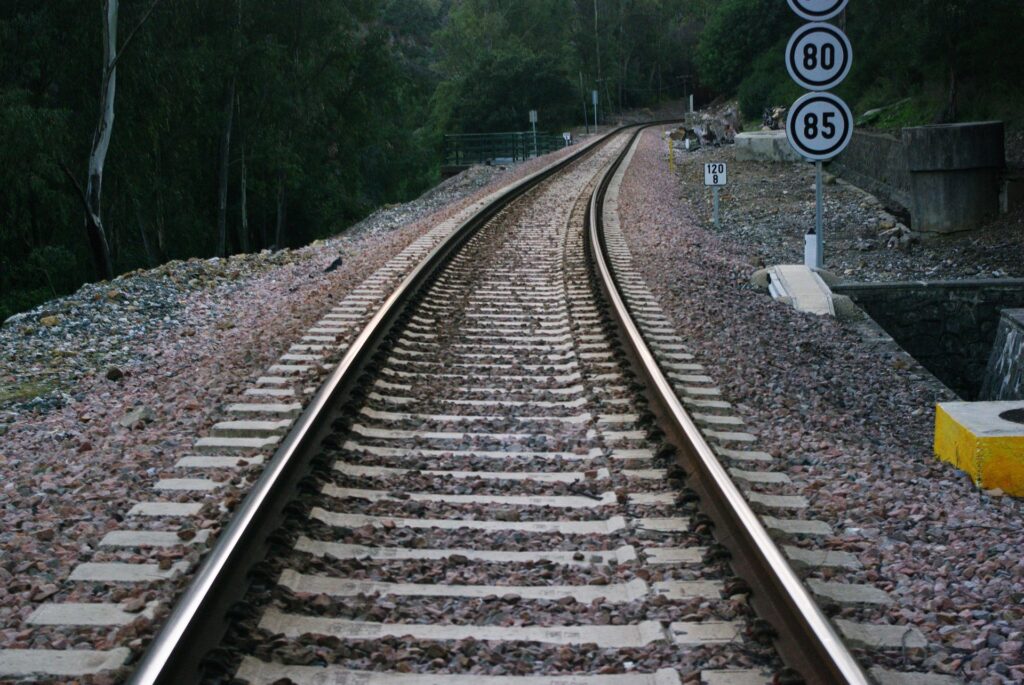 La Asociación Española anima a exigir sus derechos a los afectados por las cancelaciones de trenes por la huelga de hoy