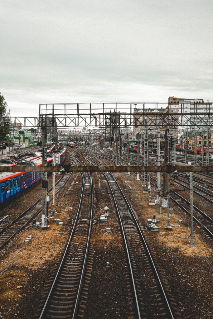 La Asociación Española denuncia el caos ferroviario originado por el incendio de un AVE y pide que se aclaren las circunstancias y responsabilidades en plena vuelta del Puente de Octubre